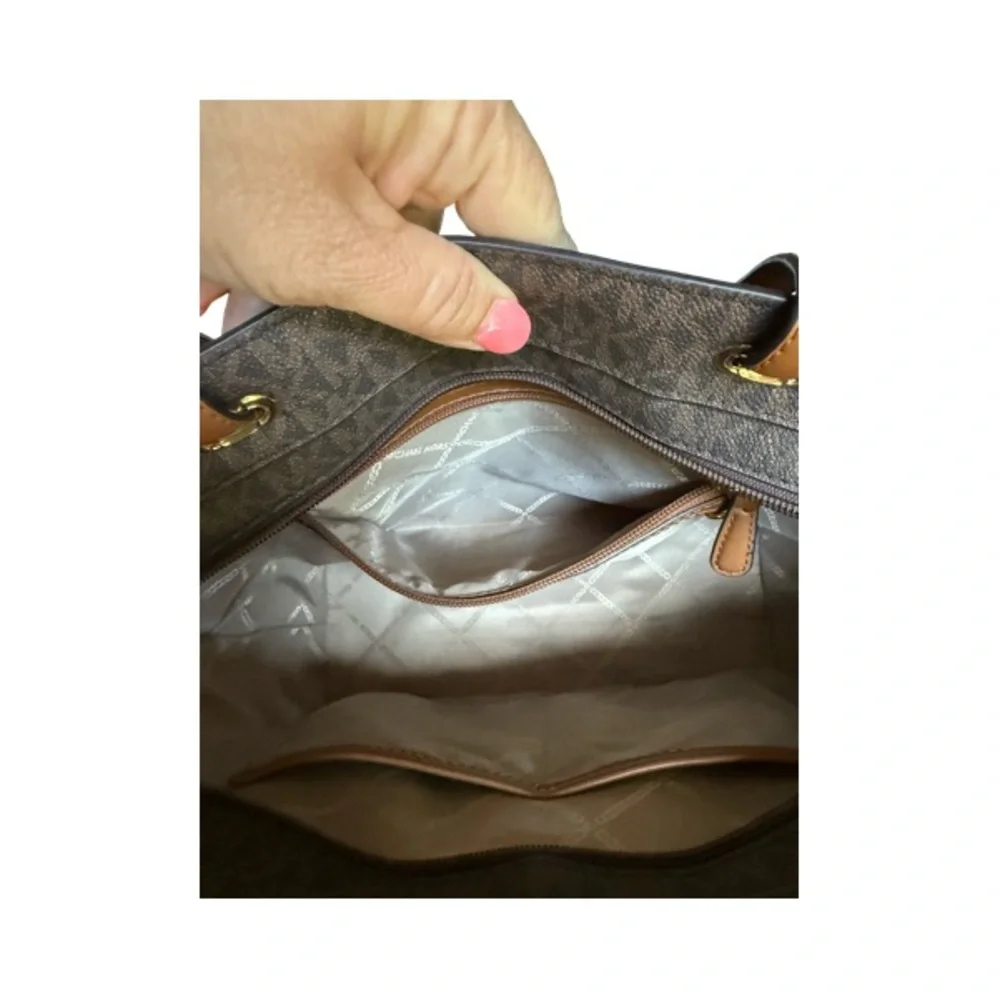 MICHAEL KORS Bedford Brown Acorn Leather Medium Top Zip Pocket Tote